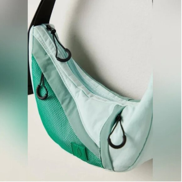 Free People NWT Nothing But Net Sling Bag Pistachio Green Belt Shoulder Bag - Picture 2 of 8